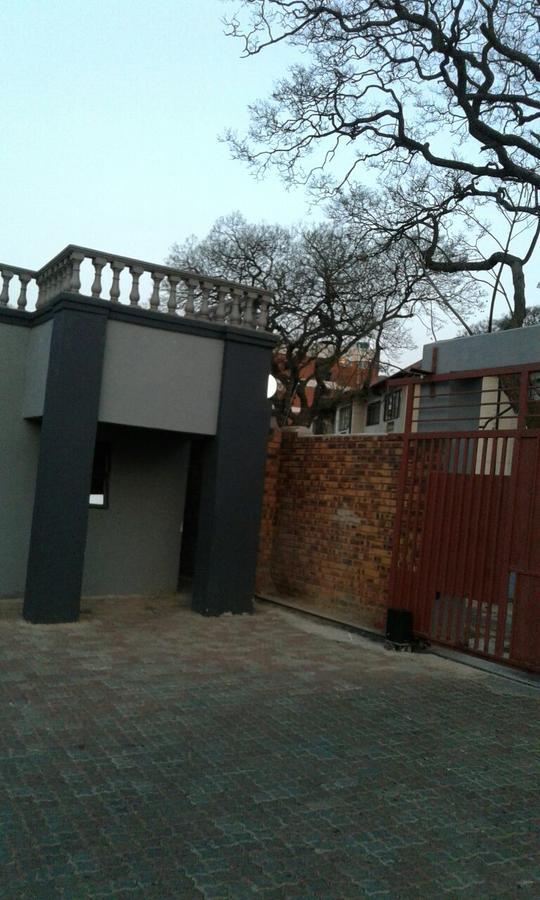 Central Lodge Hotels Johannesburg Exterior photo